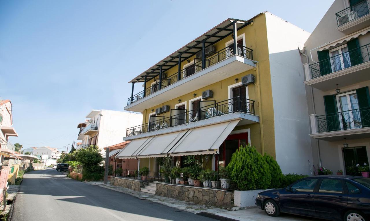 Petania Hotel & Apartments Lixouri Eksteriør billede